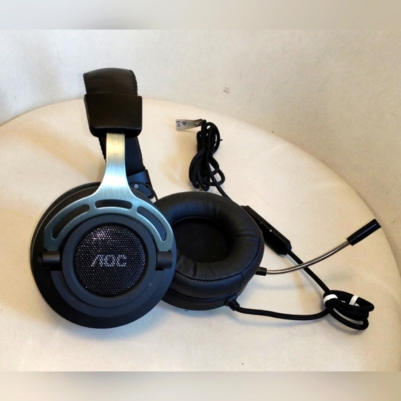 AOC Gamer Headset Headphones with Mic & Cable - Picture 1 of 8